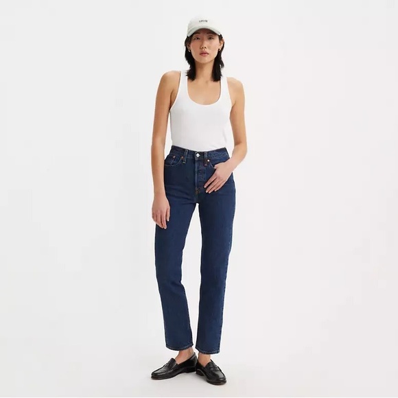 Levi’s Wedgie Straight in Salsa Dark Stone - Picture 1 of 6